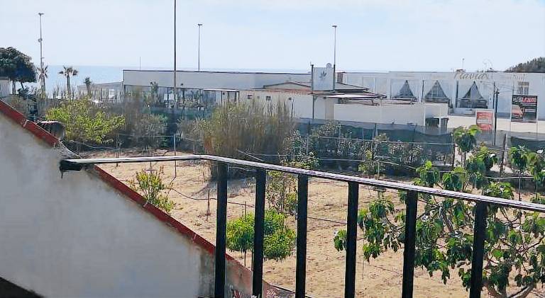Apartment with patio — photo 3