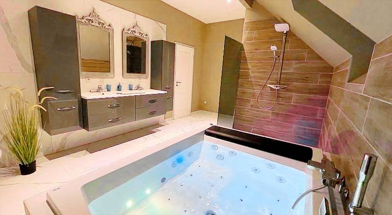 Vacation home with jacuzzi | Pet-friendly — photo 4