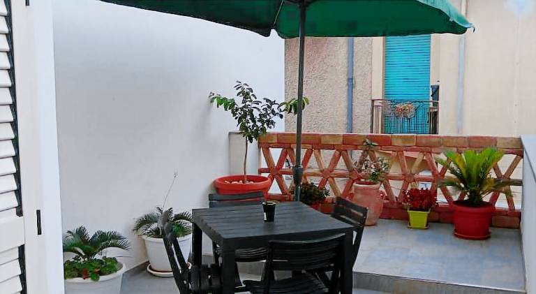 Rental apartment with terrace — photo 3