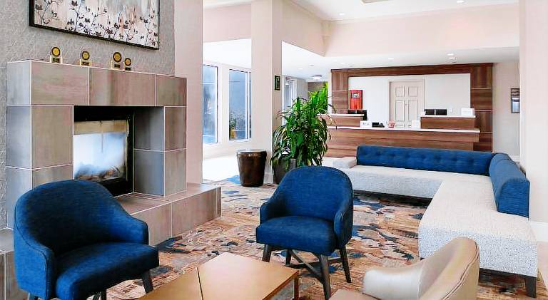 Hilton Garden Inn Baton Rouge Airport — photo 2