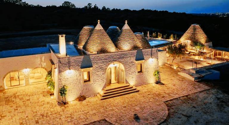 Fully equipped house with barbeque, private pool & hot tub | Perfect for remote work | Dogs allowed in Franca