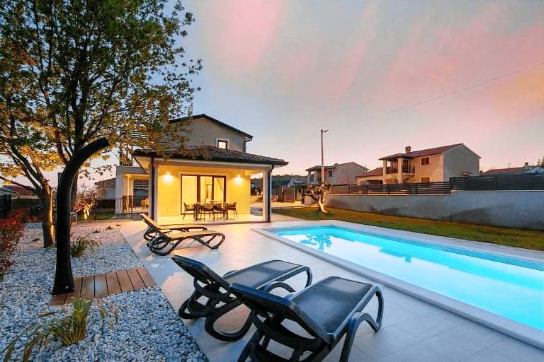 Unique villa with private pool, sea views, baby cot, BBQ, air-conditioned bedrooms with many cycle paths — photo 2