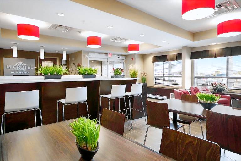Microtel Inn & Suites by Wyndham Lloydminster — photo 4