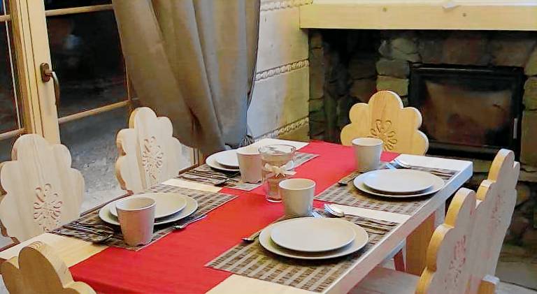 Rental apartment with yard, patio & barbecue — photo 5