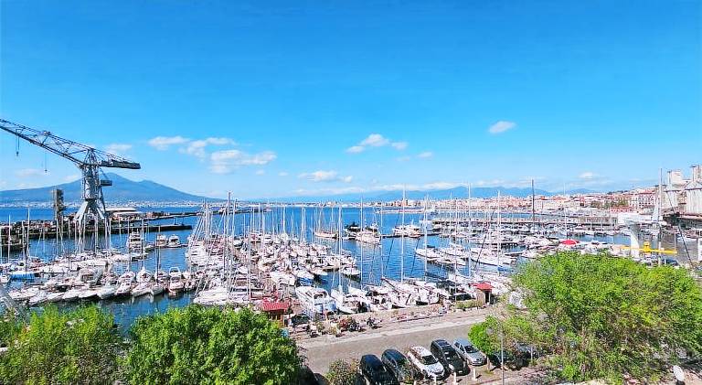 Rental apartment with patio in Castellammare di Stabia