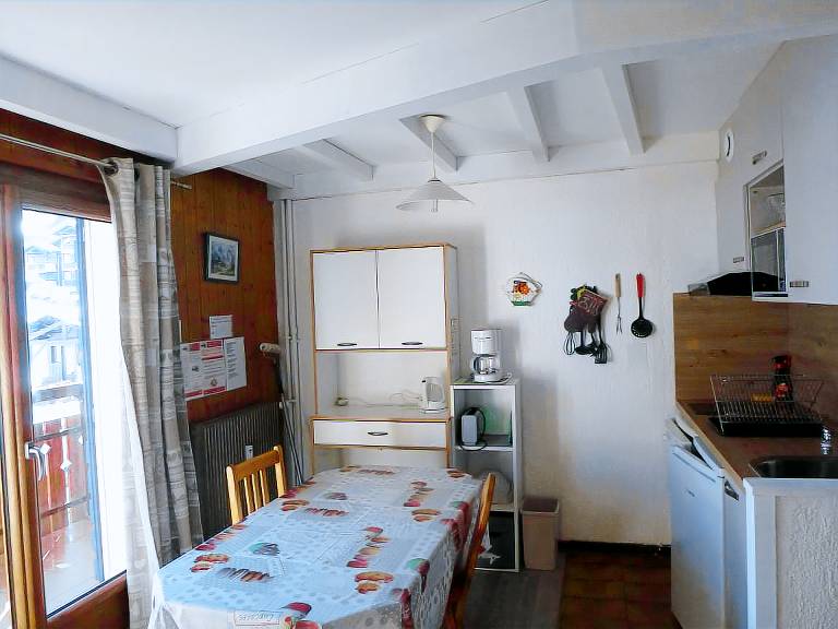 Cozy Studio for 4: Ski-In/Ski-Out, Balcony, Wi-Fi, Garage, Pet-Friendly — photo 2