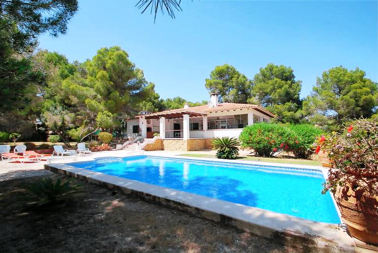 Villa La Nucia