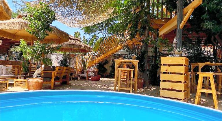 Tent with pool — photo 3