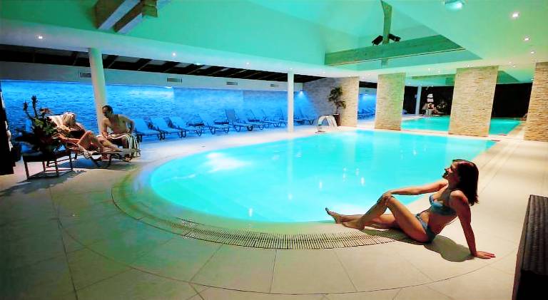 Child-friendly charming serviced apartment with pool, sauna & patio | Pet-friendly — photo 2