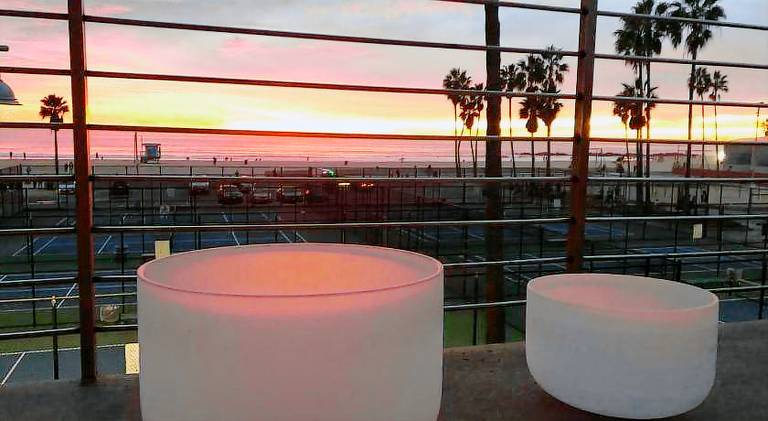 Ocean Front Vortex Female Hostel private rooms Free bikes — photo 5