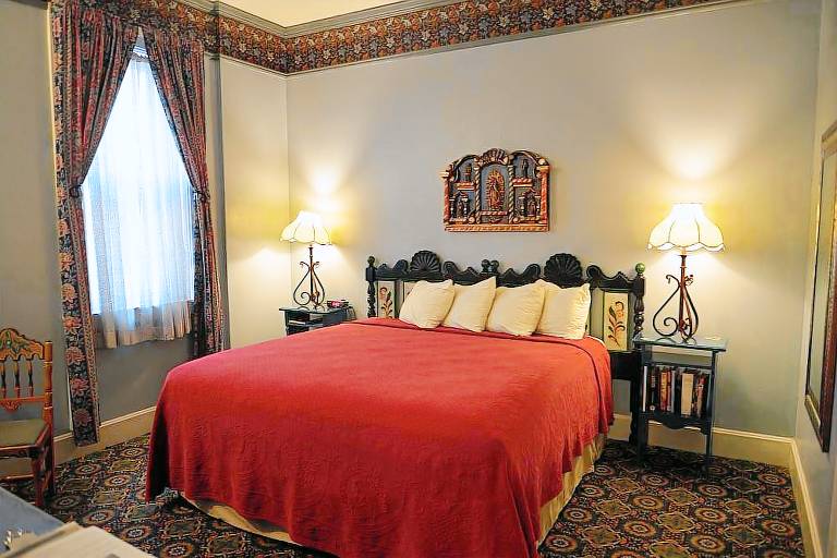 Historic Plaza Hotel — photo 4