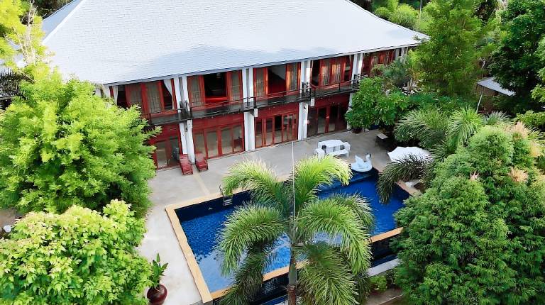 Charming villa with barbeque, garden & pool | Pets are welcome in Sattahip