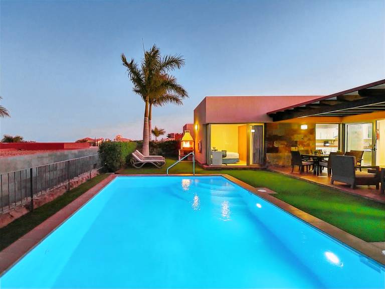 Fully equipped house with patio, barbeque & private pool | Mountain view | Pets are welcome — photo 5