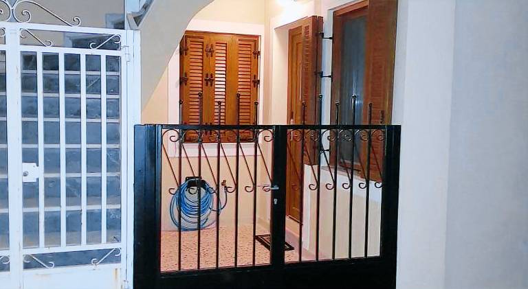 Apartment with terrace — photo 3