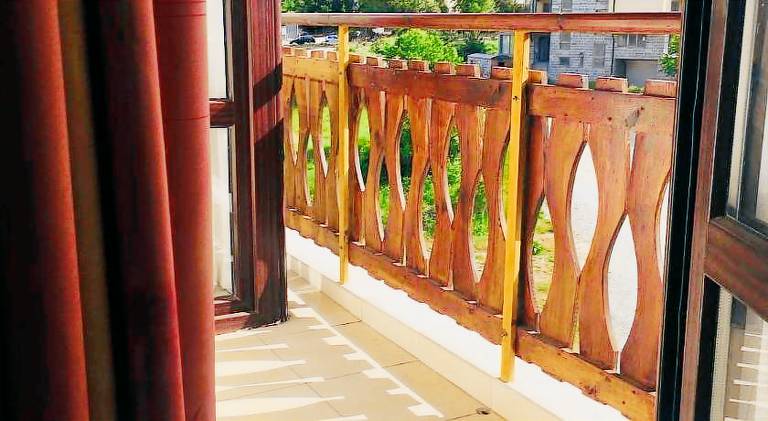 Spacious serviced apartment with patio, jacuzzi & sauna | Ski nearby | Pets are welcome — photo 5