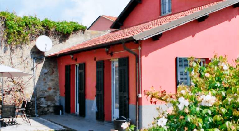 Holiday apartment with 3 rooms for 6 persons in Diano Marina