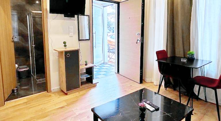 Holiday apartment with garden in Chania