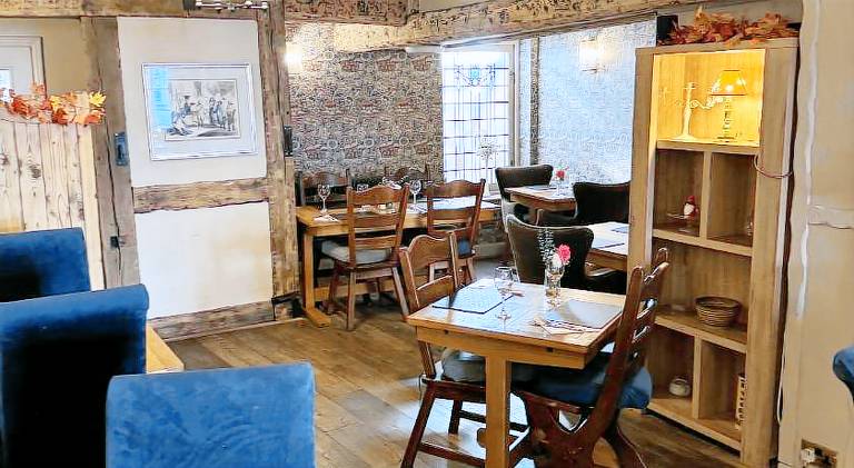 White Lion Hotel — photo 4