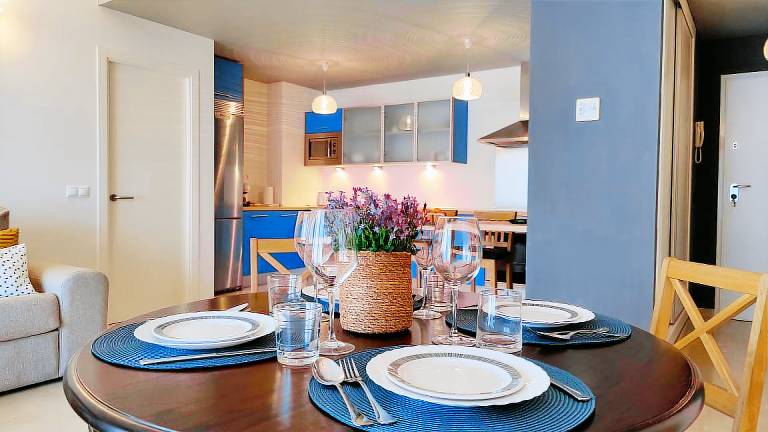 Fully equipped holiday apartment with terrace & pool | Sea view | Close to the beach | Dogs allowed — photo 2