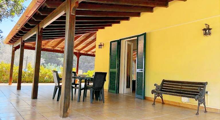 Villa with garden in Gallipoli