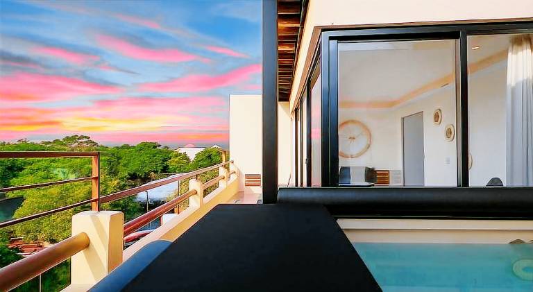 Luxury PH Private Pool and Roof 13 pax steps 5av Beach in Playa del Carmen