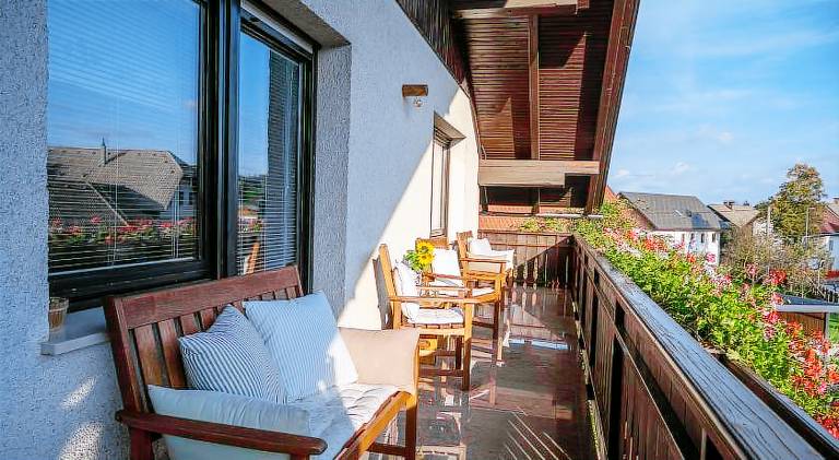 Holiday apartment with yard & terrace — photo 5