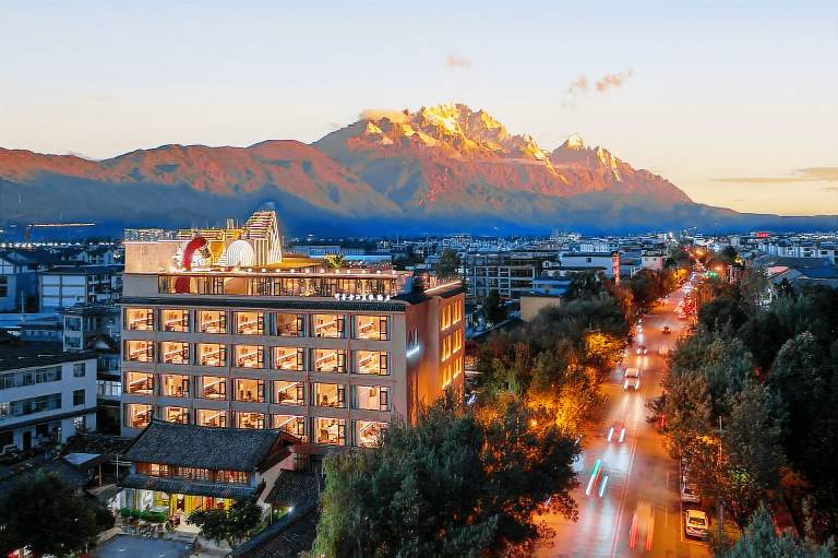 Zhuzhou Snow Mountain Resort Hotel in Lijiang