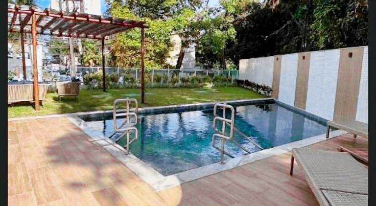 Apartment with pool — photo 3