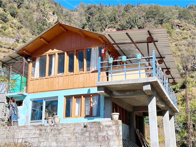 House with 2 rooms for 4 persons in Rajgarh