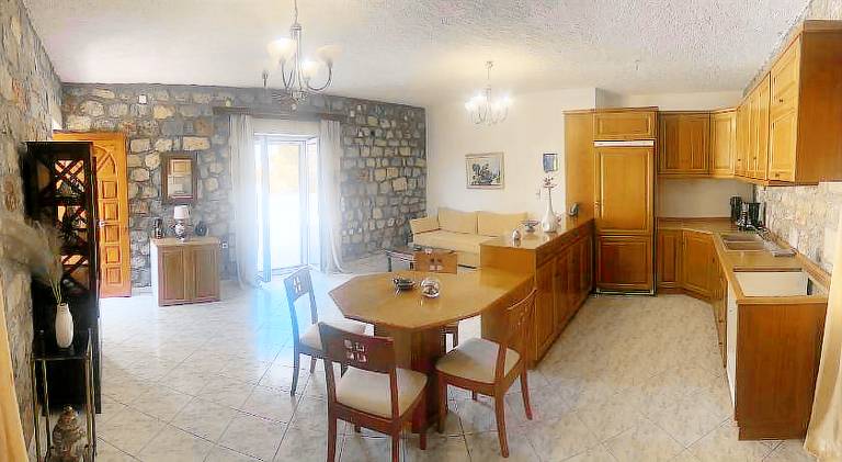 Holiday apartment with yard, patio & grill — photo 3