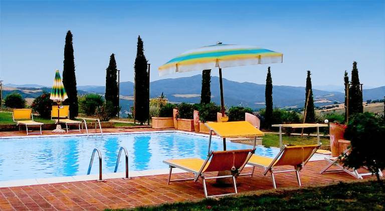 House with grill, pool & terrace — photo 3