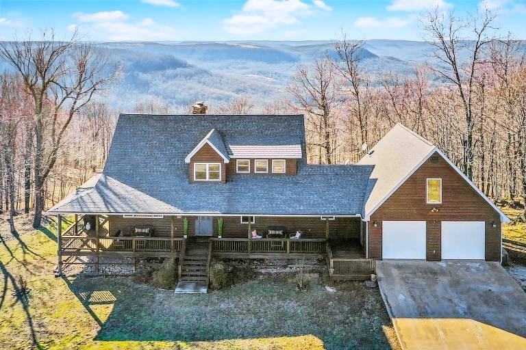 Cabin  Low Gap Township