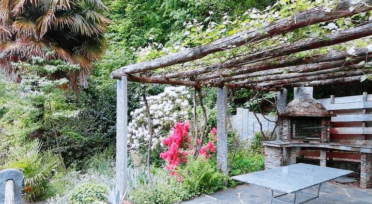 House with barbecue, terrace & yard | Pets are welcome — photo 3