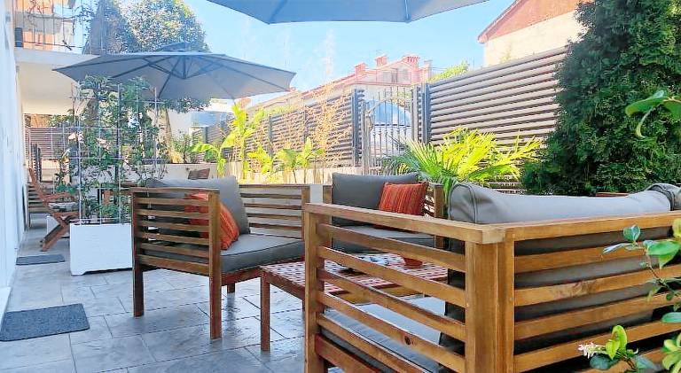 Rental apartment with yard in Izola