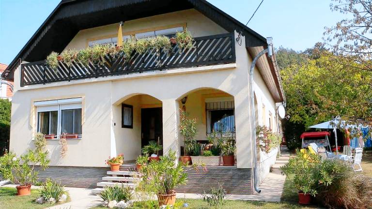 Apartman Lesencetomaj