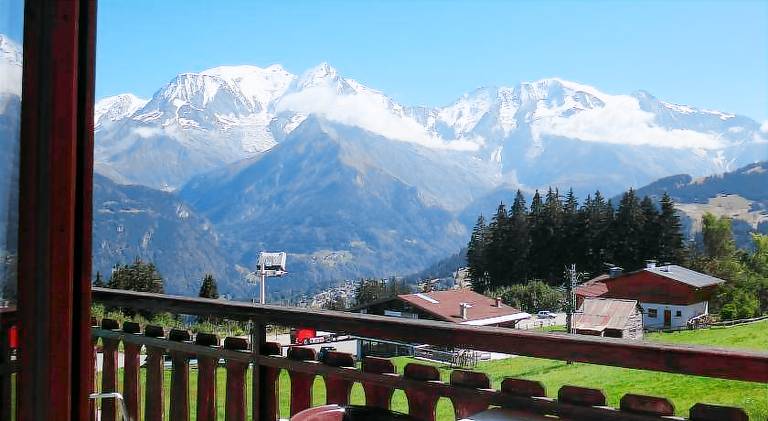 Big serviced apartment with yard | Ski nearby | Pets are welcome — photo 5