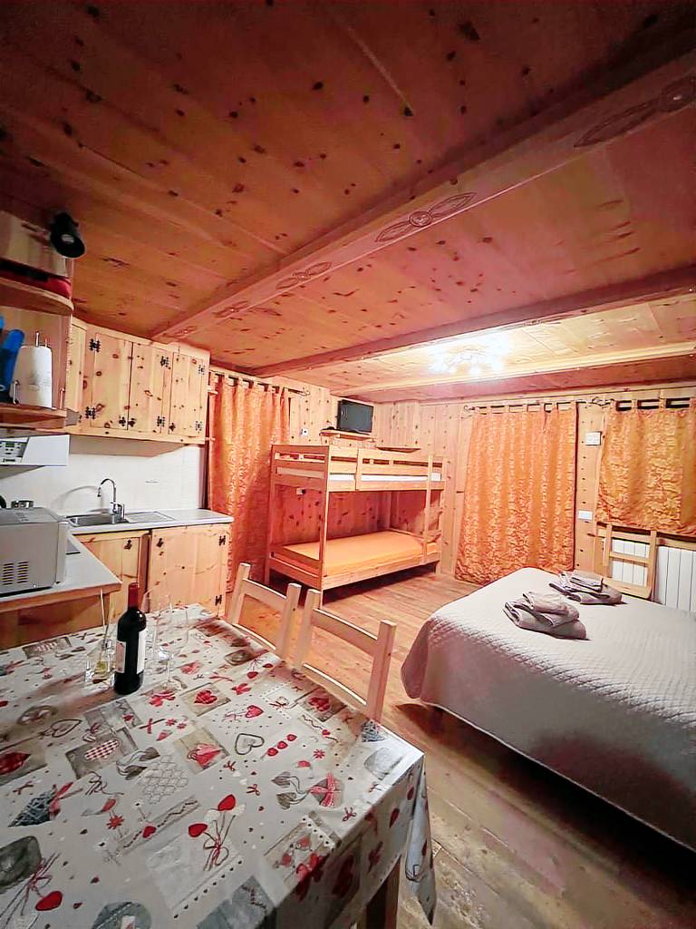 Child-friendly chalet with yard & BBQ | Mountain view | Close to the ski | Pets are welcome — photo 3