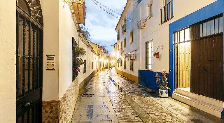 Casa 3 plantas con patio y Solarium privados in Córdoba