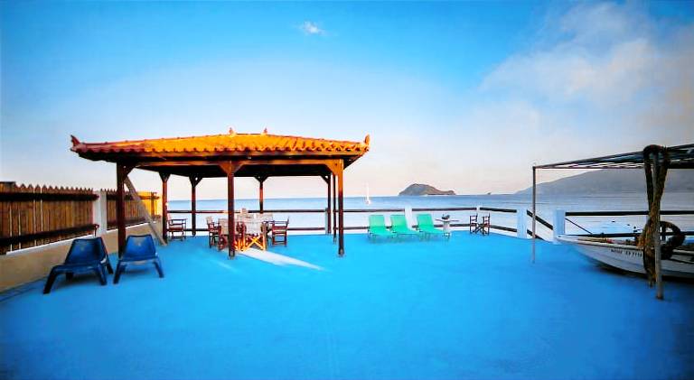 Villa with terrace, yard & barbeque — photo 4