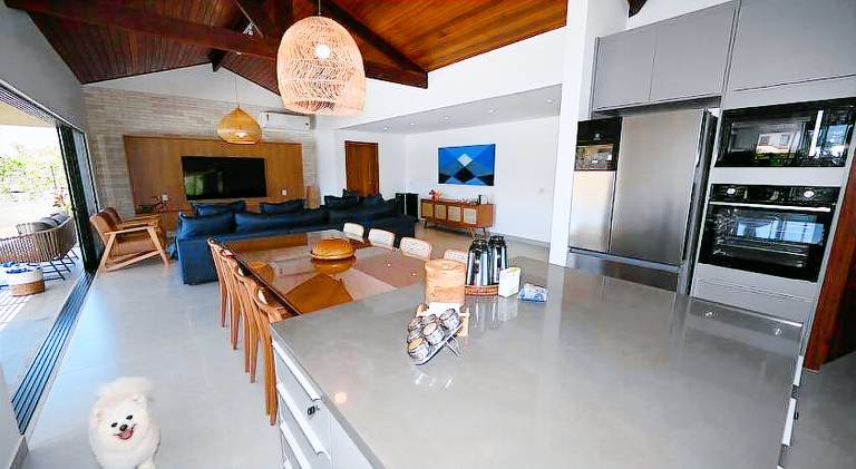 House with pool — photo 3