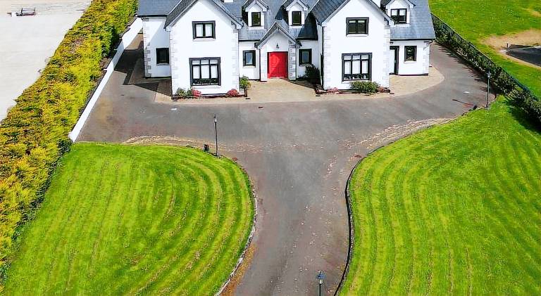 300 m&sup2; Ferienhaus