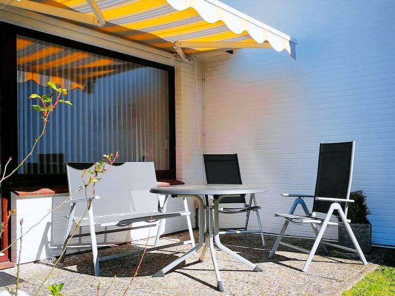 Vacation home with terrace — photo 2