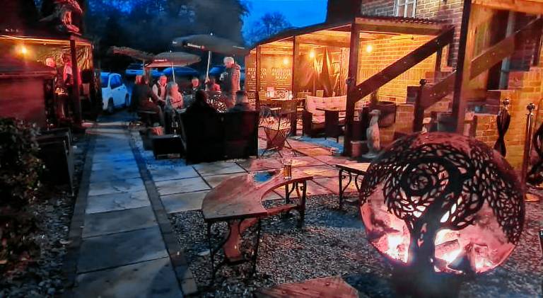The Red Lion & Cellar Room, Betchworth — photo 3