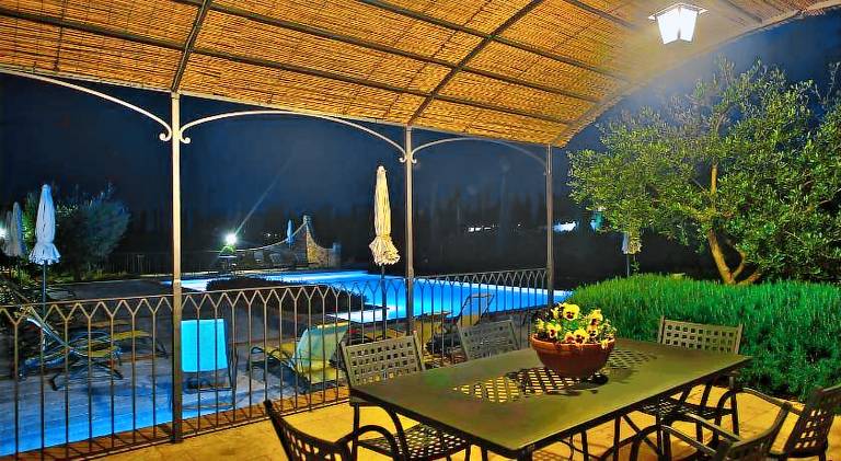 House with pool, terrace & yard — photo 3