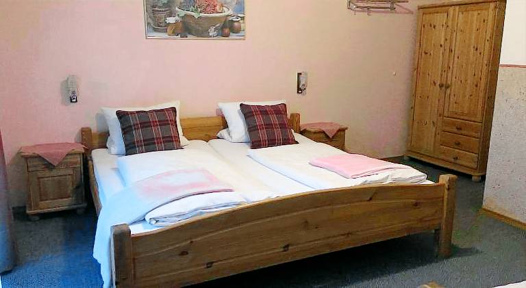 Rental apartment with yard — photo 4