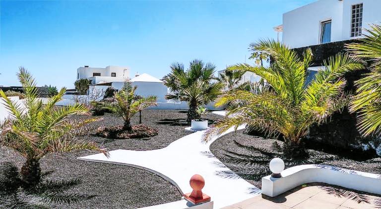 Spacious villa with pool & hot tub | Dogs allowed — photo 5
