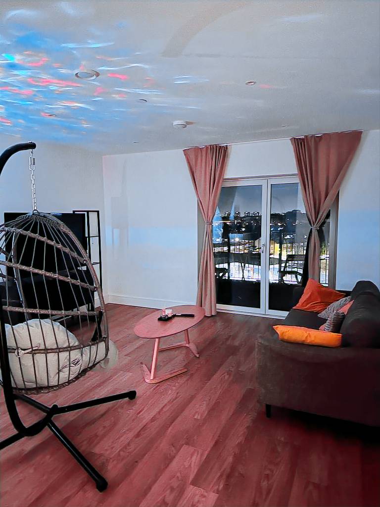 Family-oriented wonderful apartment with hot tub | Pet-friendly — photo 3