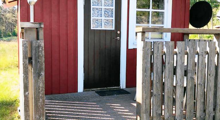 Bjorsjoas Vildmark - Rooms and small camping cabin close to nature in Gothenburg