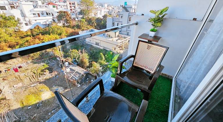 House with patio — photo 3