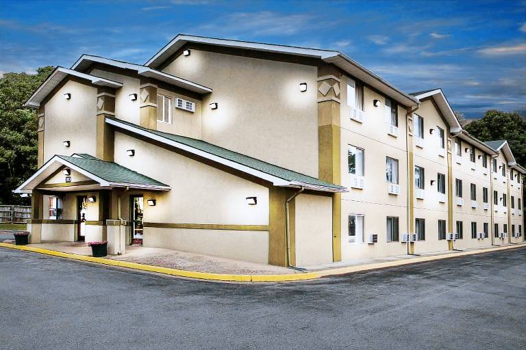 Super 8 By Wyndham Salem Va — photo 2